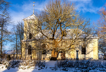 Die Dorfkirche von Berlin L&uuml;bars, einem Stadtteil des Bezirk Reinickendorf im Norden von Berlin, Deutschland