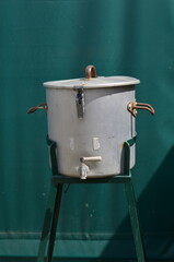 Zabytkowy sprzęt wojskowy - baniak polowy