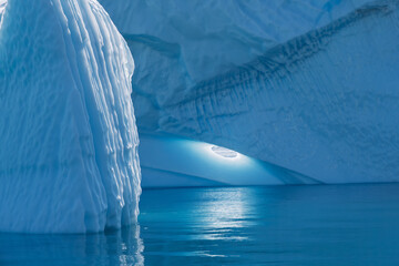 Spectacular Ice Formations in Disko Bay: A Natural Arctic Sculpture © Michel