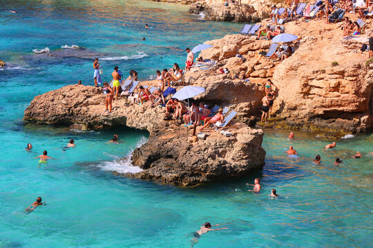 Blue Lagoon is a natural pool with crystal clear waters. Malta's No 1 attraction: located in Comino island between the islands of Malta and Gozo.