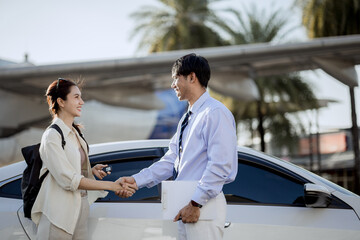 A financial adviser offers an investment plan to help a client secure a low-interest mortgage and achieve long-term prosperity.