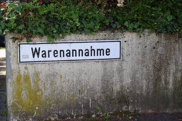 sign Warenannahme, delivery zone
