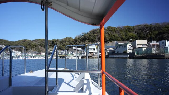 浦賀の渡し　船からの眺め　神奈川県横須賀市浦賀　西岸から東岸
