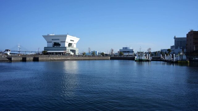 冬晴れの横浜港
