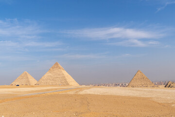 Great Pyramids of Giza Cairo, Egypt