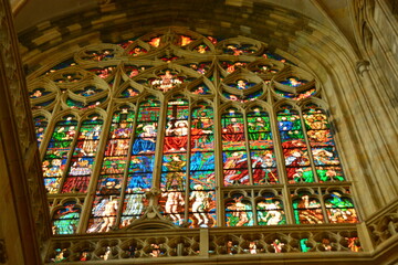 チェコプラハ プラハ城内の聖ヴィート大聖堂