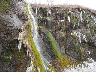 寒い冬の日のフンベの滝の風景