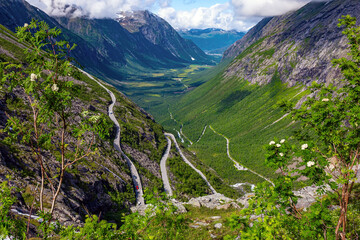 Serpentine mountain road © Kushnirov Avraham
