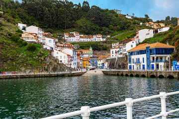 Picturesque amphitheater © Kushnirov Avraham