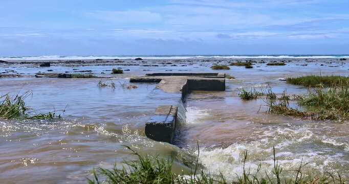 The turbulent currents at the mouth of the intertidal zone in Okinawa, Japan.