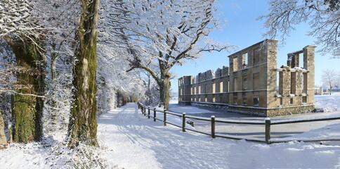 Ch&acirc;teau de l'Etendu&egrave;re sous la neige