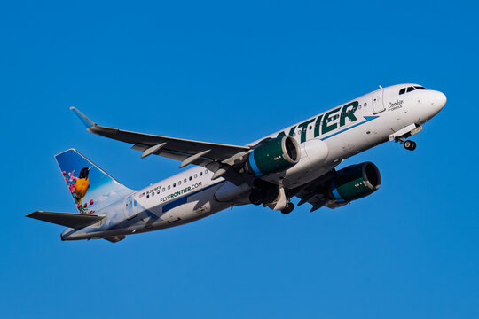 sky harbor airport 1-4-2026 Phoenix, AZ USAFrontier Airlines Airbus A320Neo N359FR departure from runway 7L at Phoenix Sky Harbor Intl. Airport.
