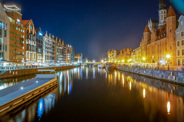 Gdańsk nad Motławą, nocą.  © Kunojr
