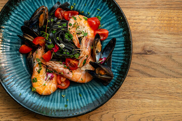 Tagliatelle con vongole e gamberetti © Tomasz Warszewski