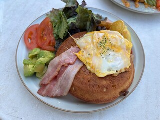 パンケーキとベーコン