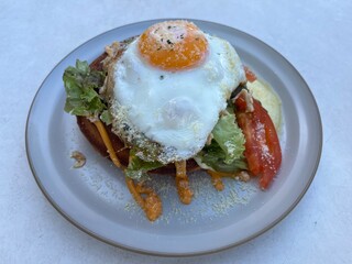 パンケーキと目玉焼き