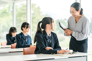 Summer course, winter course, class, teacher at cram school, lecturer, junior high school student, high school student, high school girl (smile)