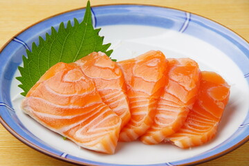 サーモン刺身