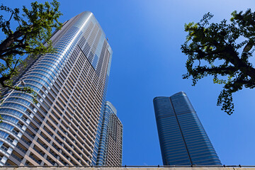 麻布台の高層ビル群・都市風景 © show-m