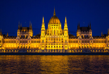 Fototapeta premium Hungarian Parliament Building