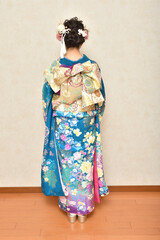 振袖の女の子（後姿）