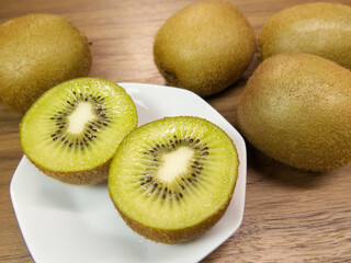 キウイとカットキウイ