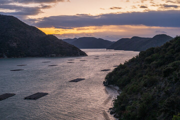 日本の岡山の美しいトワイライトタイム