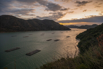日本の岡山の美しいトワイライトタイム