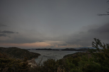 日本の岡山の美しいトワイライトタイム