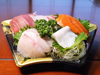 お刺身盛り合わせ