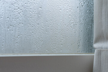 窓　結露
