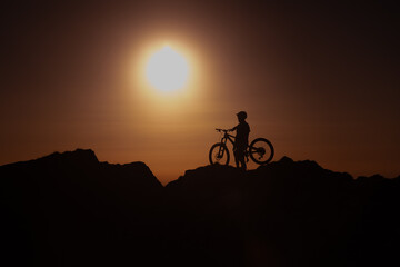 MTB-Fahrer in den Alpen