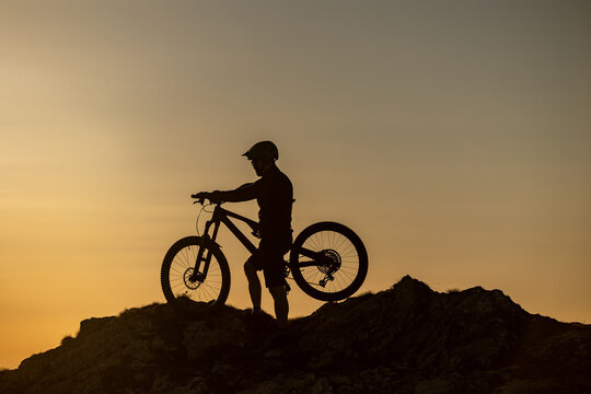 MTB-Fahrer in den Alpen