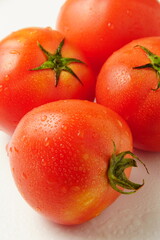 新鮮なトマト