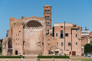 Italy - Rome - Santa Francesca Romana - Medieval Romanesque bell tower and ancient Roman temple ruins near the Roman Forum site. © GuillaumeAngleraud