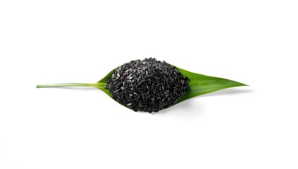 Obraz premium Berry rice packaged in bamboo leaves, highlighting organic ingredients and cultural serving methods