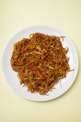 Chicken, pepper, and vegetables noodles on plate