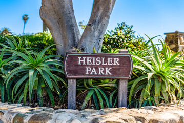 Welcome to Heisler Park Laguna Beach sign in California