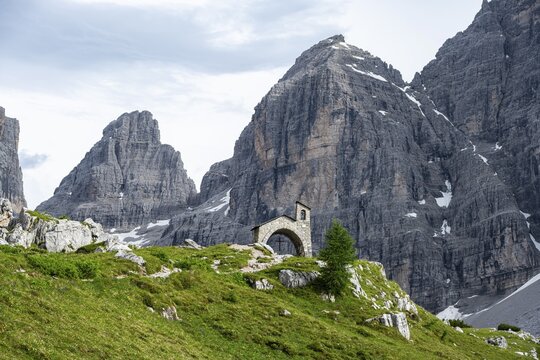 Cappella Ai Brentei Chapel Memorial for injured mountaineers at the Rifugio Ai Brentei mountain hut, picturesque mountain landscape, Brenta, Trentino, Italy