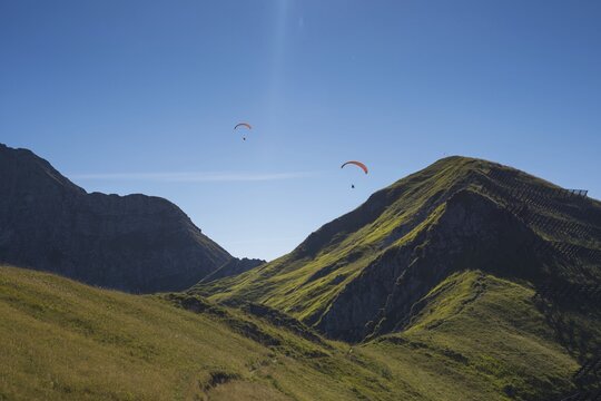 Paraglider, near Nebelhorn, 2224m, Allg&auml;u Alps, Allg&auml;u, Bavaria, Germany