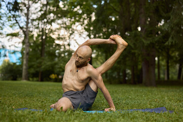 Therapeutic side stretch outdoor physiotherapy session