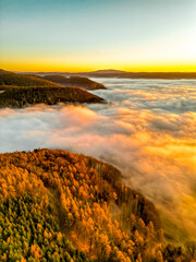 Sonnenuntergang &uuml;ber den Nebelfelder bei Schmalkalden am S&uuml;dwesthang des Th&uuml;ringer Waldes - Th&uuml;ringen - Deutschland