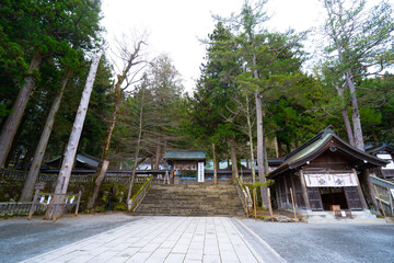 諏訪大社　本宮