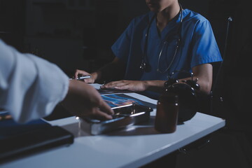 Doctors are meeting at the hospital to discuss treatment options and share experiences with colleagues.
