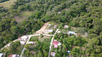 Pueblo en la selva desde el aire © Josecarlos