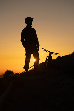 Downhill bei Sonnenuntergang