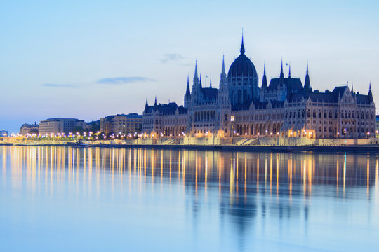 hungarian parliament in budapest