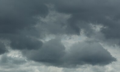 Fototapeta premium Beautiful view of sky covered with grey thunderclouds