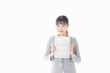 履歴書を持つビジネスウーマン