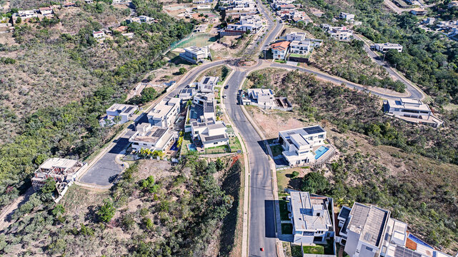 Newly built upper-middle-class homes in the Solar da Serra condominium, in the mountainous region of the Botanical Garden of Bras&iacute;lia. Brazil. 2024
